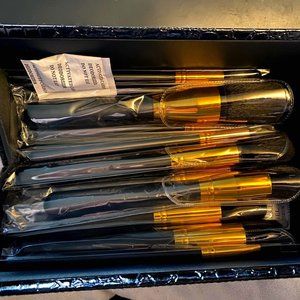 Hikari makeup brushes